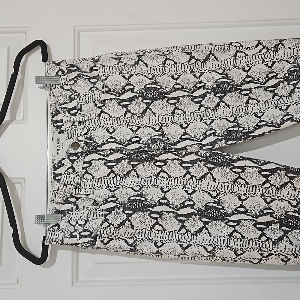 Frame Grey Python Ali High Rise Cigarette Pant - Picture 3 of 9